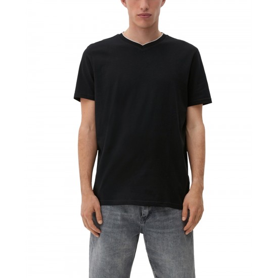 QS by S.Oliver M COTTON T-SHIRT WITH A V NECKLINE  2132132-9999