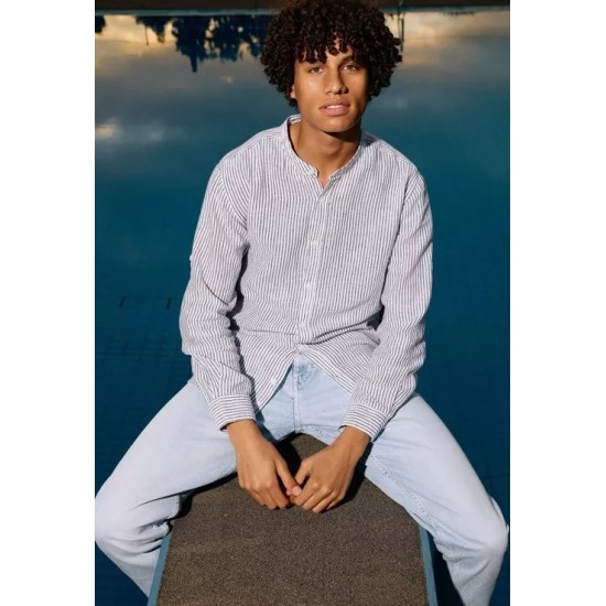 QS by S.Oliver Regular fit striped Oxford shirt with a stand-up collar 2164548 - 58g0 QS by S.Oliver Regular fit striped Oxford shirt with a stand-up collar 2164548 - 58g0