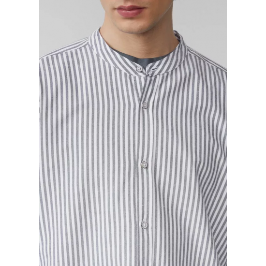 QS by S.Oliver Regular fit striped Oxford shirt with a stand-up collar 2164548 - 58g0 QS by S.Oliver Regular fit striped Oxford shirt with a stand-up collar 2164548 - 58g0