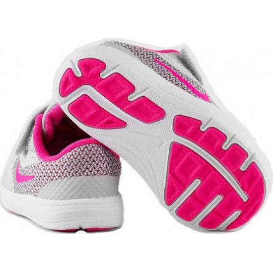 Nike Revolution 3 819418 Nike Revolution 3 819418